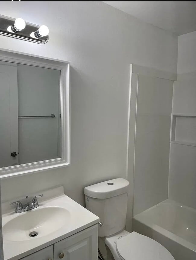 Building Photo - 3006 Reiter Dr