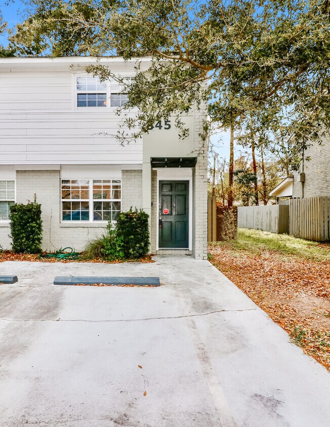 Charming Mount Pleasant Home - Charming  Mount Pleasant Home