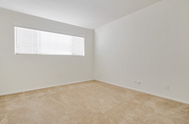 Foto del edificio - 8501 S Sepulveda Blvd