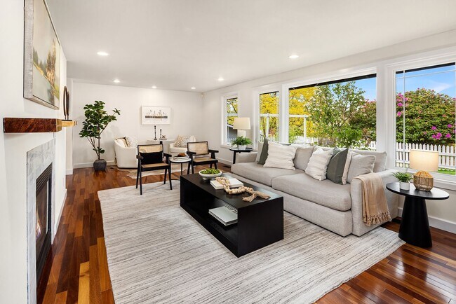 Foto del edificio - 5bd/2.75ba Bellevue Home
