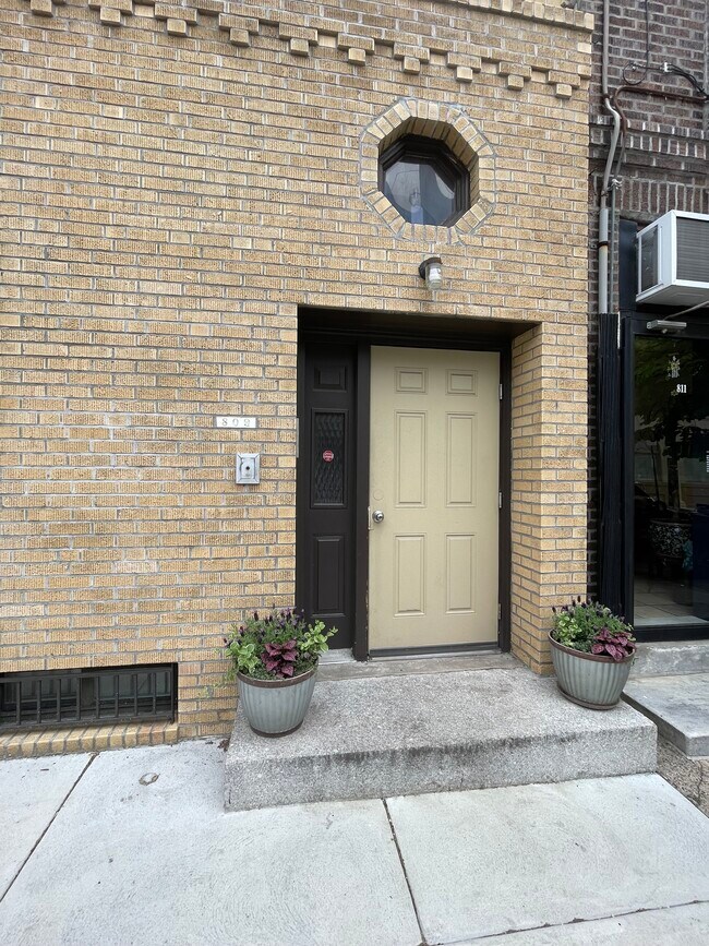 Foto del edificio - 809 S 8th St