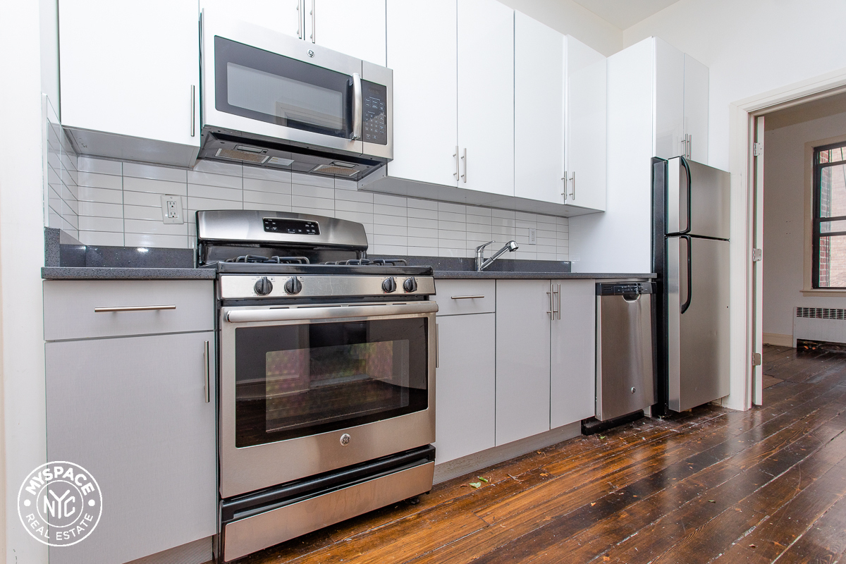 Foto principal - 361 Graham Ave