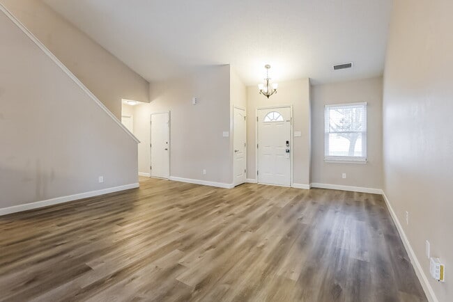 Building Photo - 6305 E Mariah Hill Ln