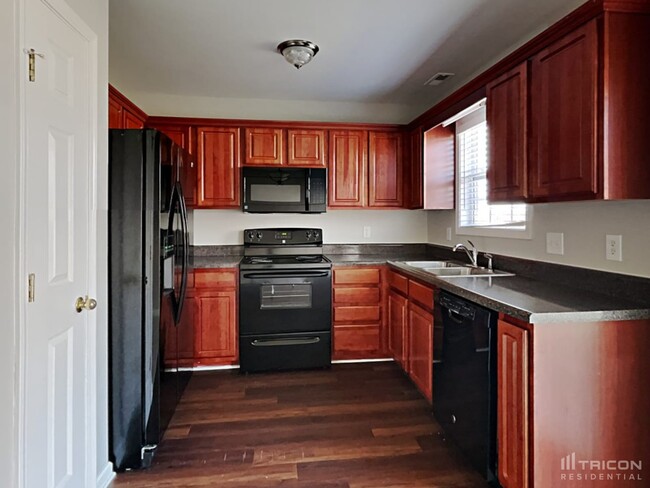 Building Photo - 2939 Hearthside Dr