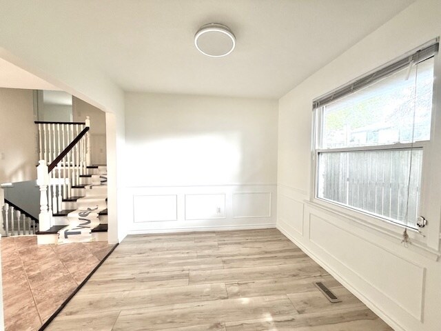 Photo du bâtiment - Stoneybrook Gem!   4 Bdrm * Whole home Ren...