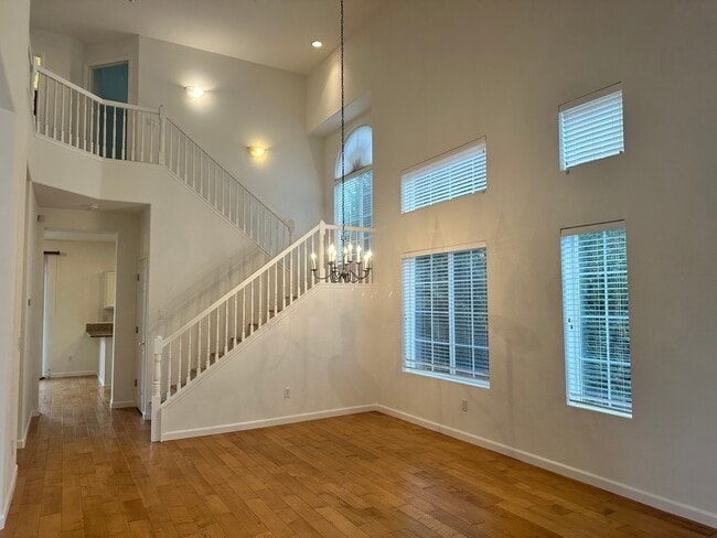 Foto del edificio - 1708 Spur Ridge Ln