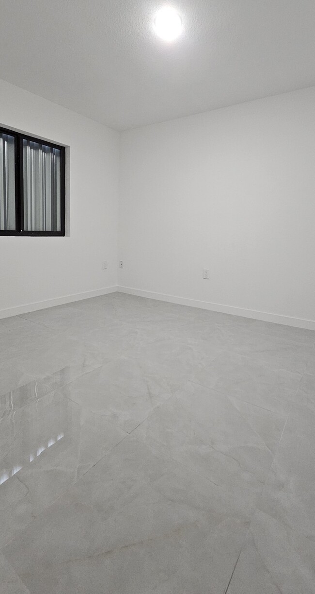 Foto del edificio - 1101 NW 105th St
