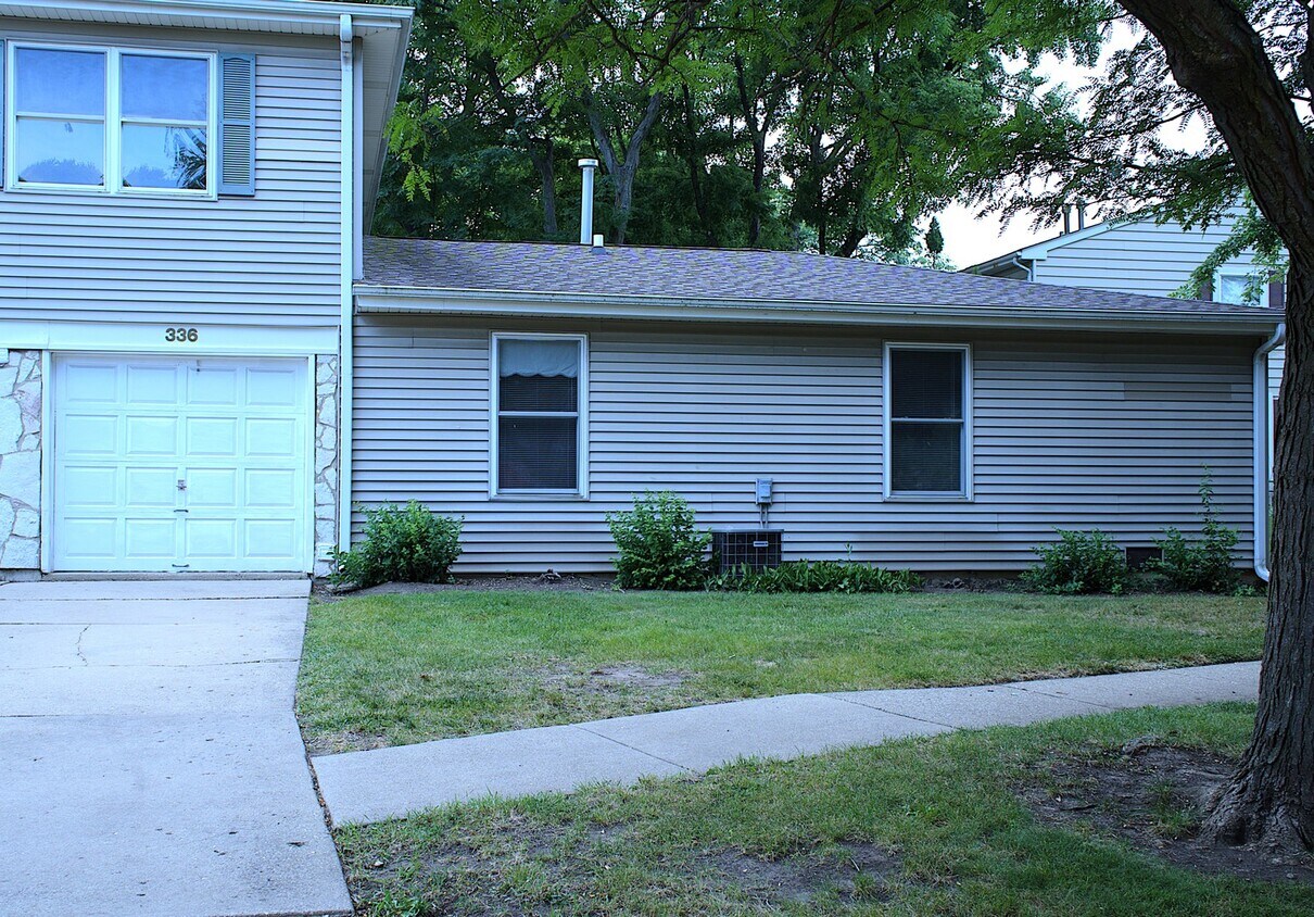 Building Photo - 336 Russet Way