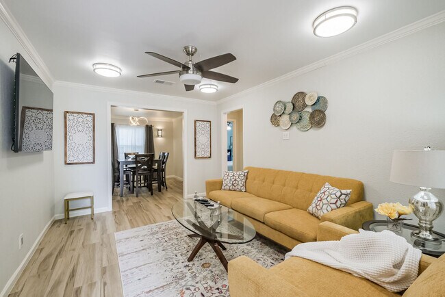 Foto del edificio - 1329 W 21st St