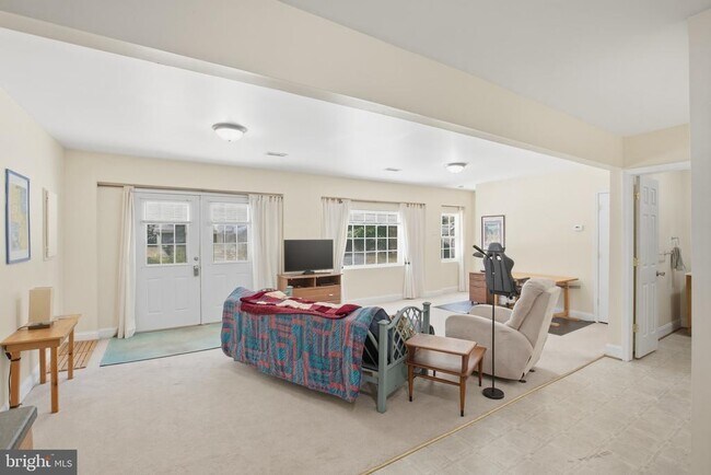Building Photo - 6485 Tip Hill Dr