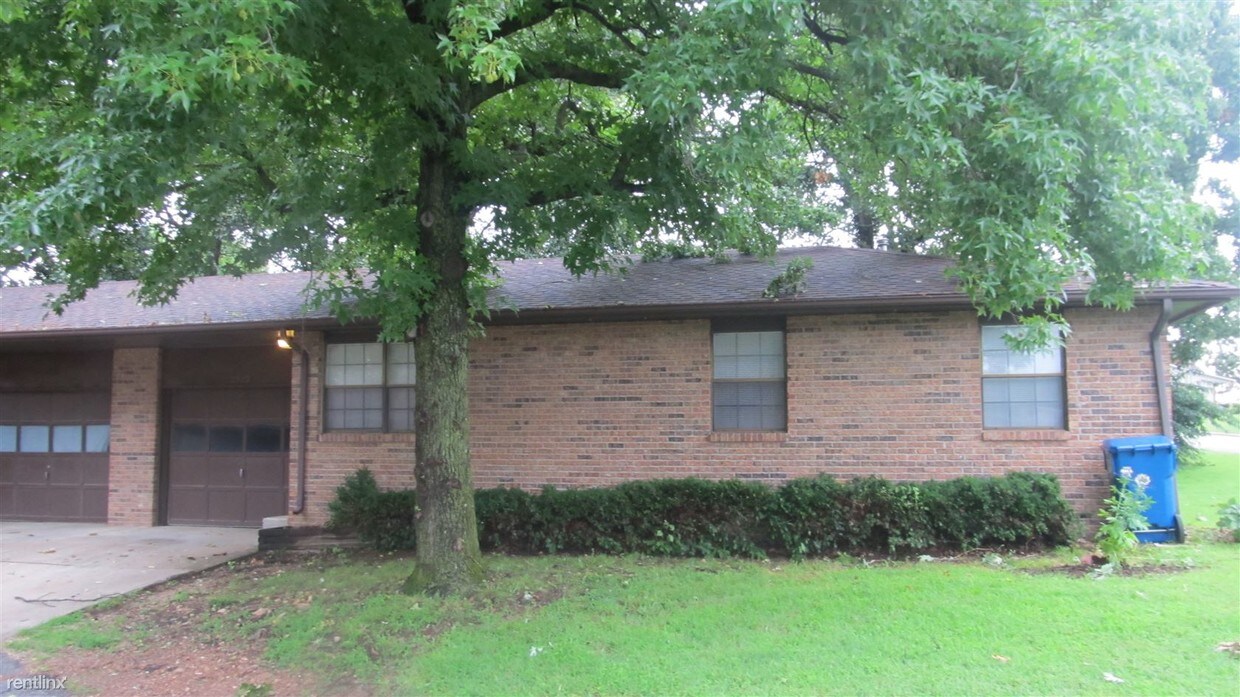 Primary Photo - 2 br, 1.5 bath House - 2929 E Zora St