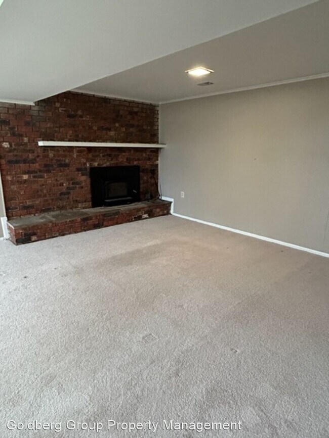 Building Photo - 5 br, 3 bath House - 2 Garrett Court