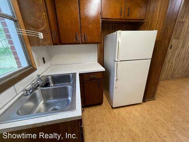 Building Photo - 2 br, 1 bath House - 4008 Maple Circle