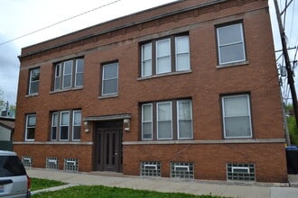 Building Photo - 4008 N Leclaire Ave