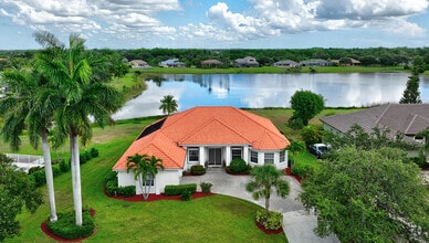 Building Photo - 4826 SW Lake Grove Cir