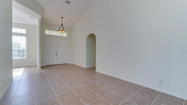 Building Photo - 5279 Lovett Rd