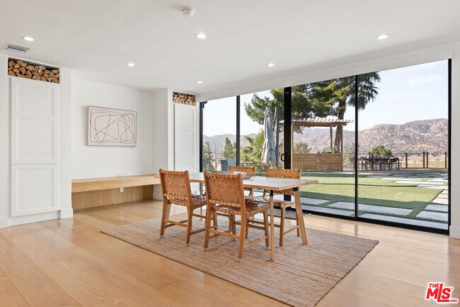 Foto del edificio - 8547 Shoup Ave