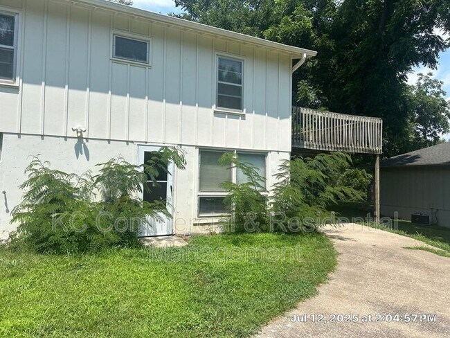 Foto del edificio - 9211 E 50th Terrace