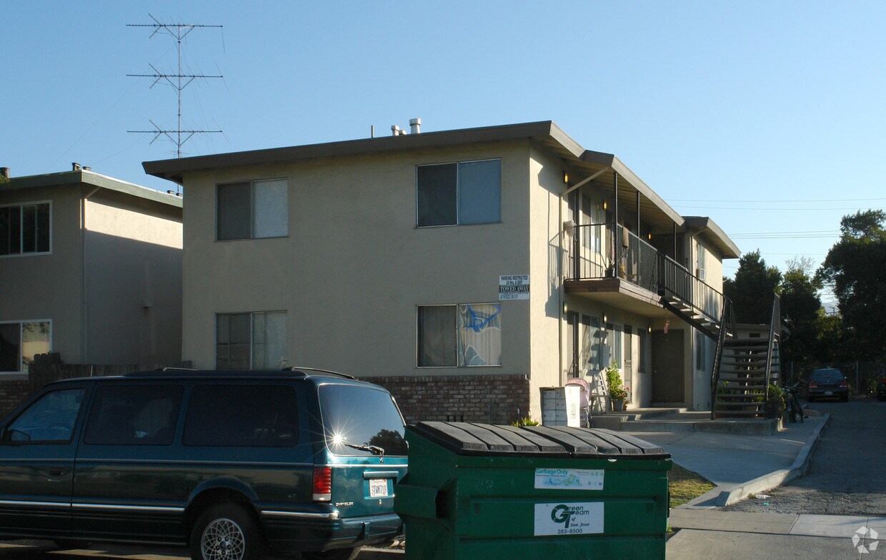 Foto del edificio - 220 Pamela Ave