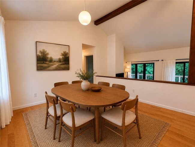 Building Photo - 142 Burleigh Dr