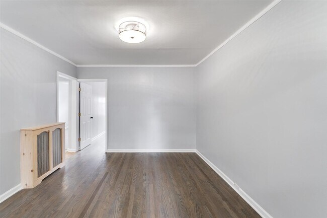 Building Photo - 138 70th St