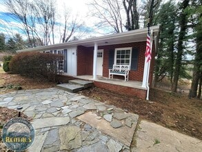 Building Photo - 553 Hardaman Cir