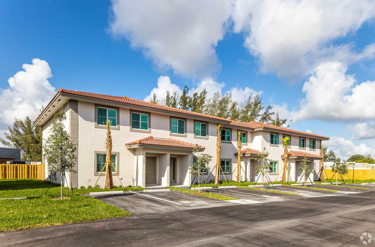 Primary Photo - Mirage at Sailboat Cove Townhomes