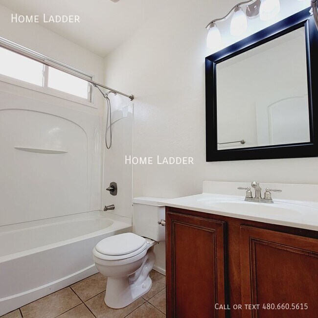 Foto del edificio - 1369 S Sabino Dr