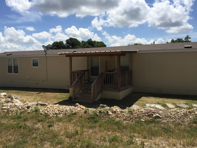 Building Photo - 300 Oak Meadows