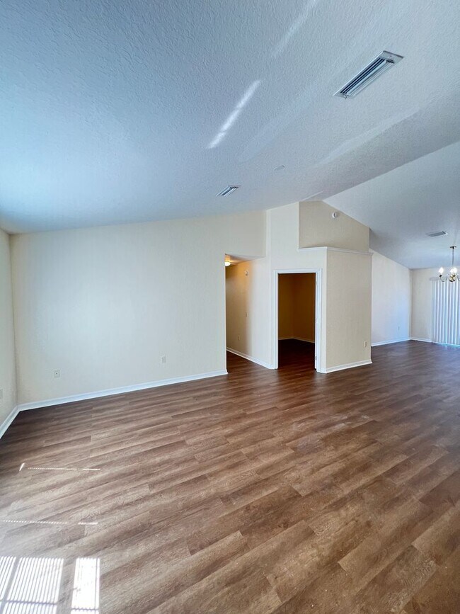 Foto del edificio - Your 3BD/2BA Peaceful Retreat in the Heart of Ocala!