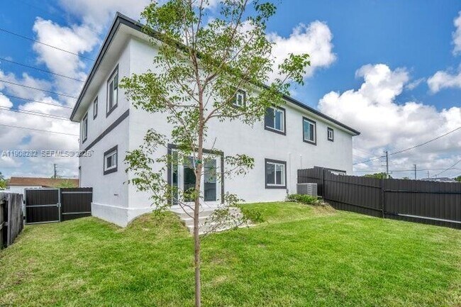 Foto del edificio - 16315 SW 107th Ave