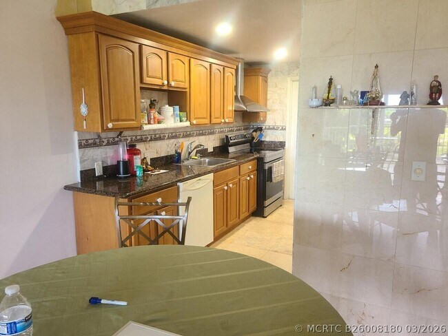 Foto del edificio - 3050 N Palm Aire Dr