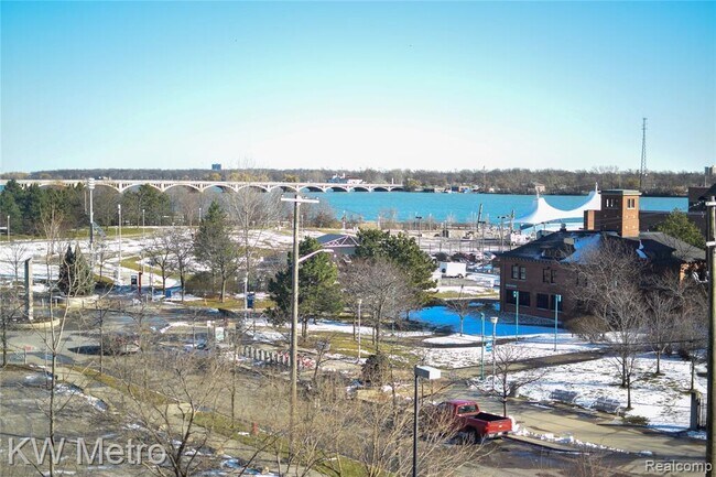 Building Photo - 250 E Harbortown Dr