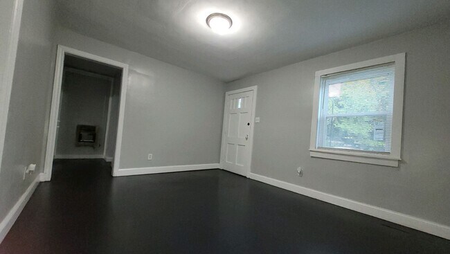 Building Photo - Cozy 1 bedroom home!!