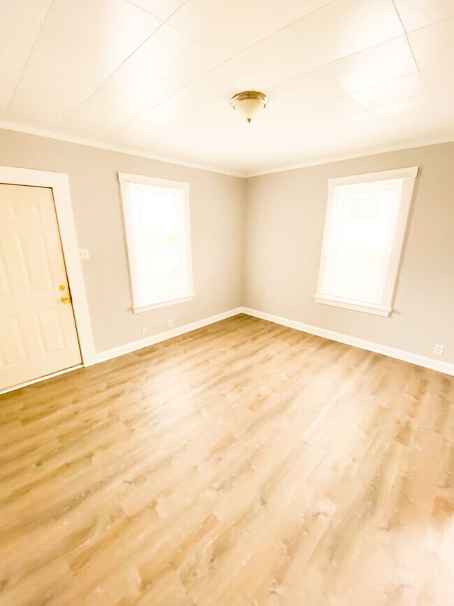 Foto del edificio - 1 Bed AFFORDABLE!!!