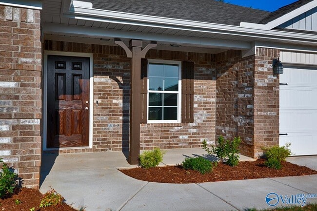 Building Photo - 144 Beaver Brook Pl