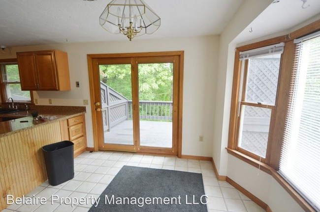 Building Photo - 10 W Meadow Estates Dr