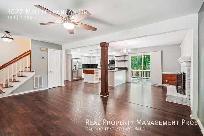 Building Photo - 3027 Mediterranean Dr