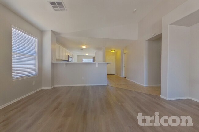 Foto del edificio - 2215 S 83rd Ln