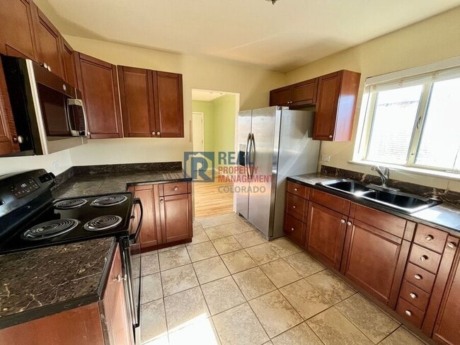 Building Photo - 3365 Olive St