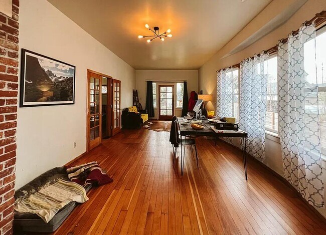 Foto del edificio - 2822 NE Rodney Ave