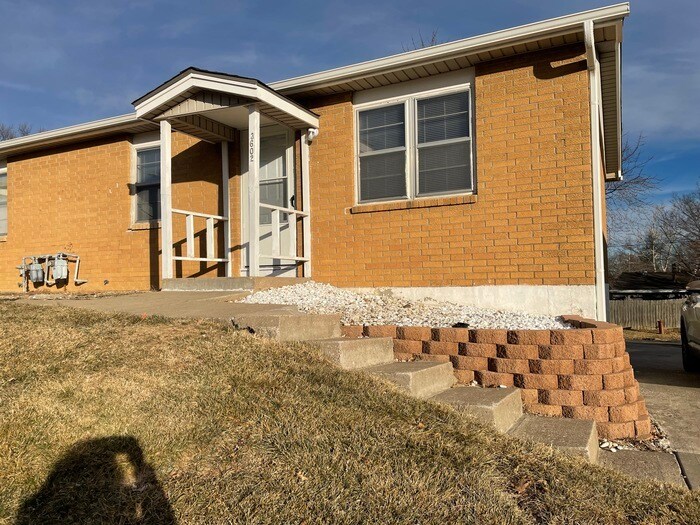 Nice Spacious Townhome Townhome Rentals in Gladstone MO