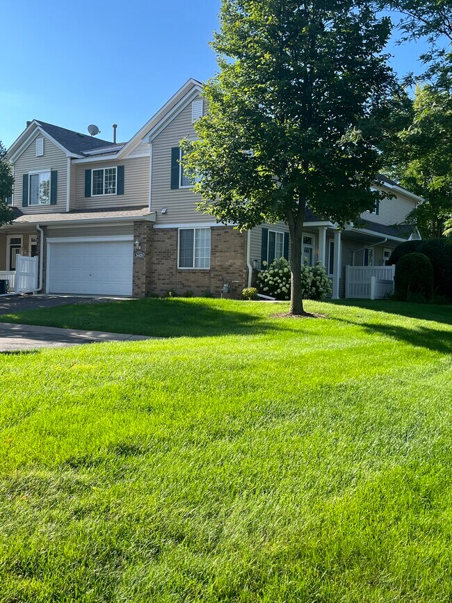 Foto del edificio - 3442 Cherry Ln