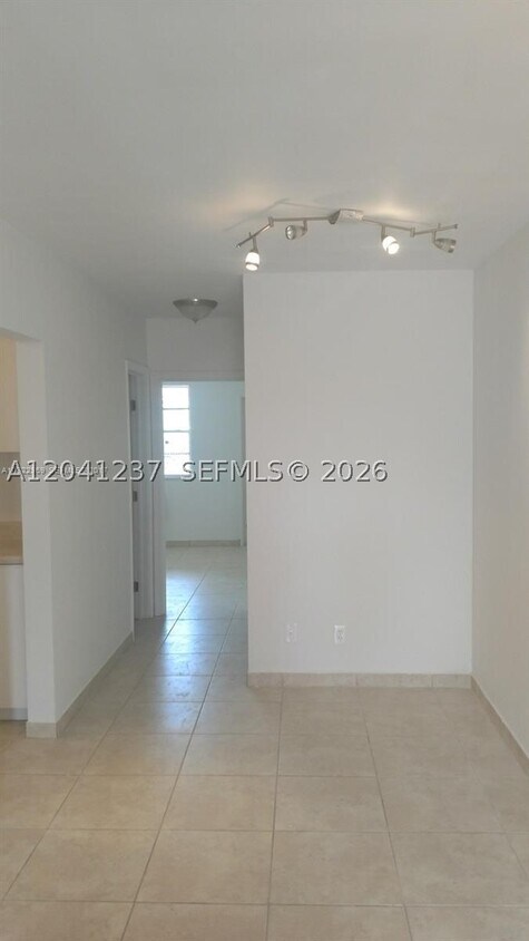 Foto del edificio - 2915 Plunkett St