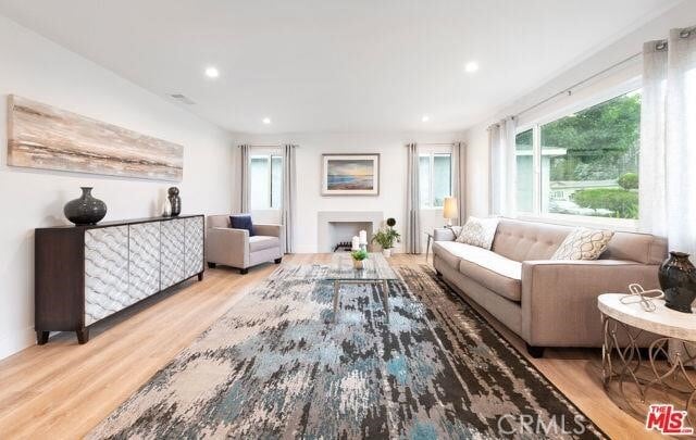 Foto del edificio - 12034 Alberta Dr