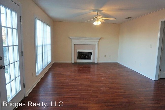 Foto del edificio - 5 br, 2.5 bath House - 4009 Nantucket Circle