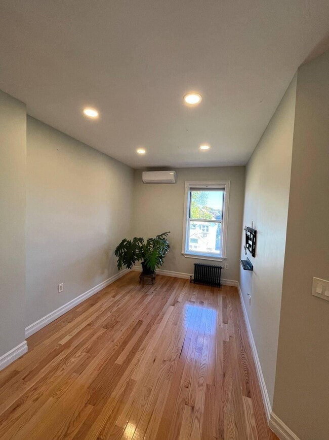 Building Photo - 115-0 Lefferts Blvd