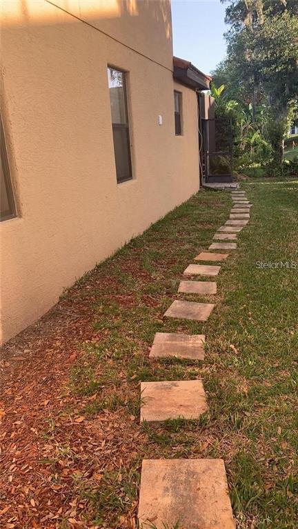 Building Photo - 2800 Via Largo Ct