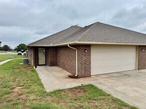 Building Photo - 1601 Lawter Rd