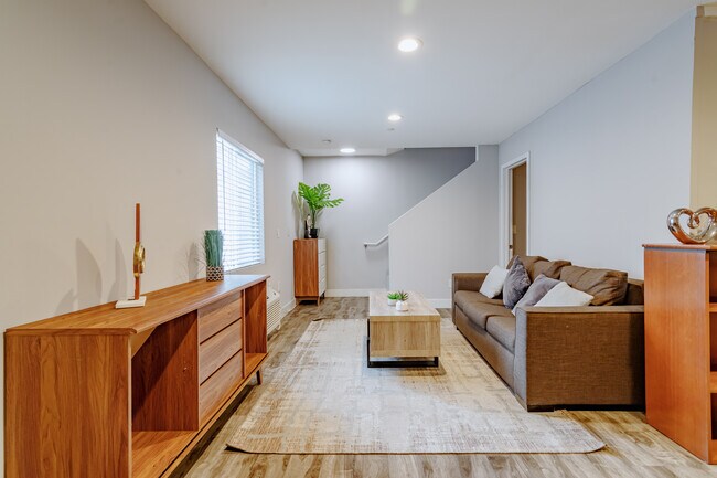 Foto del edificio - 1252 W 37th Dr